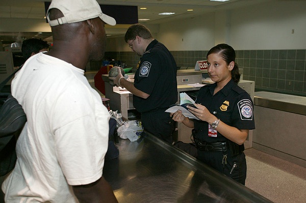 Control de aduana ao 2005 en Estados Unidos.